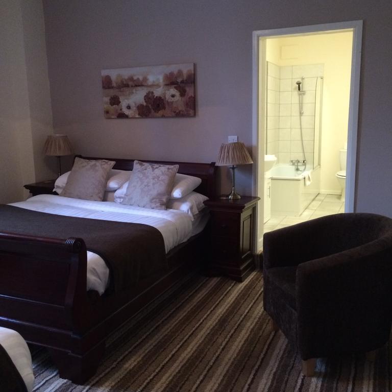 לאנרווסט The Eagles Hotel מראה חיצוני תמונה